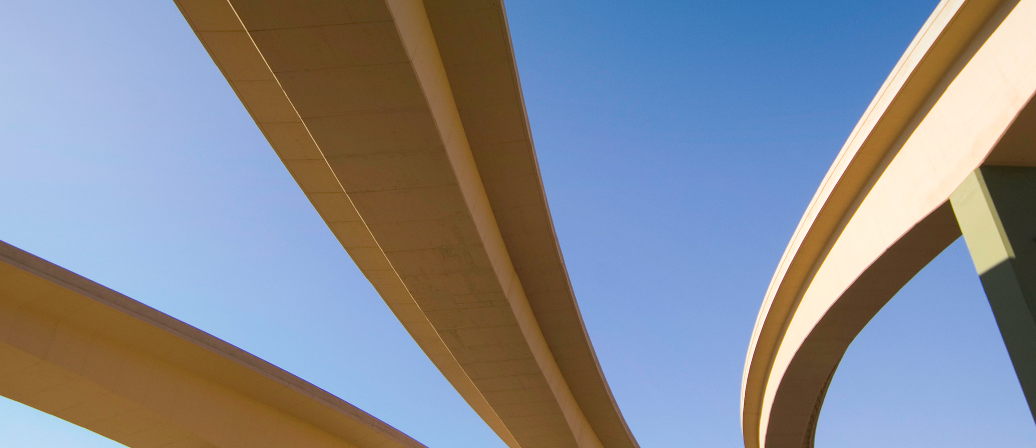 Alternative Routes to Going Public: Initial Public Offering, De-SPAC or Direct Listing Background Image
